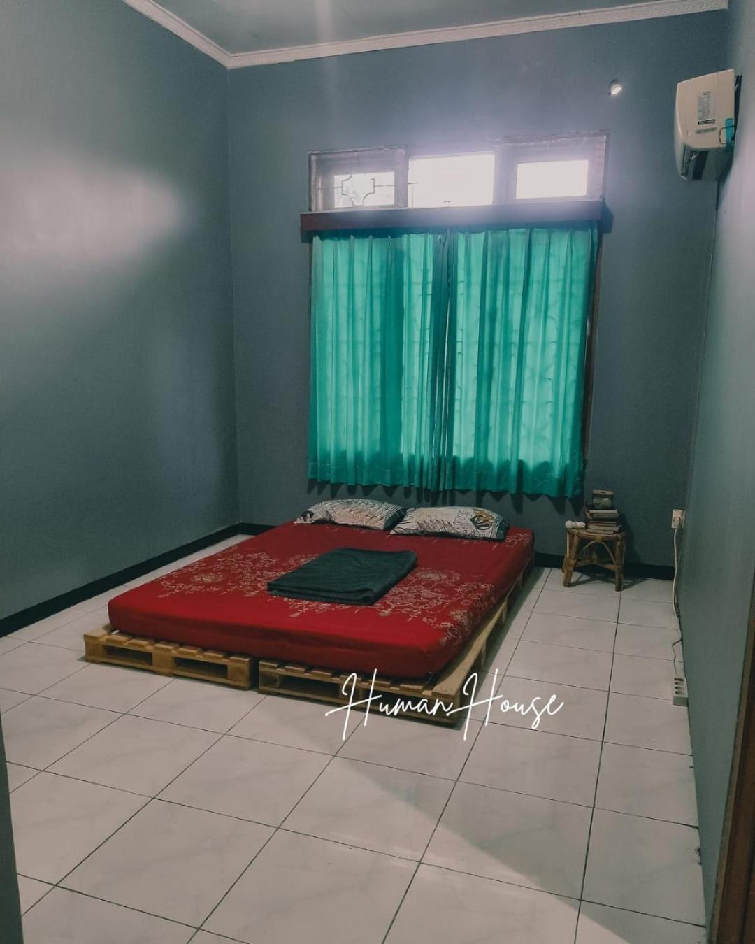 수라바야 Human House B&B 외부 사진